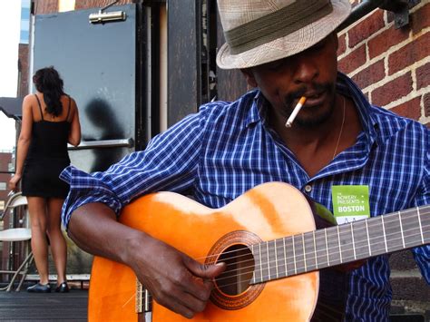 Samba Nights Fever! - Unveiling the Unexpected Success of Seu Jorge's Brazilian Beat Festival